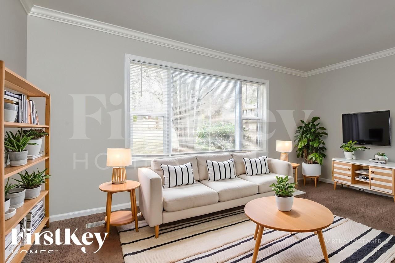 212 Sam Pate Dr - Photo 4 of 18