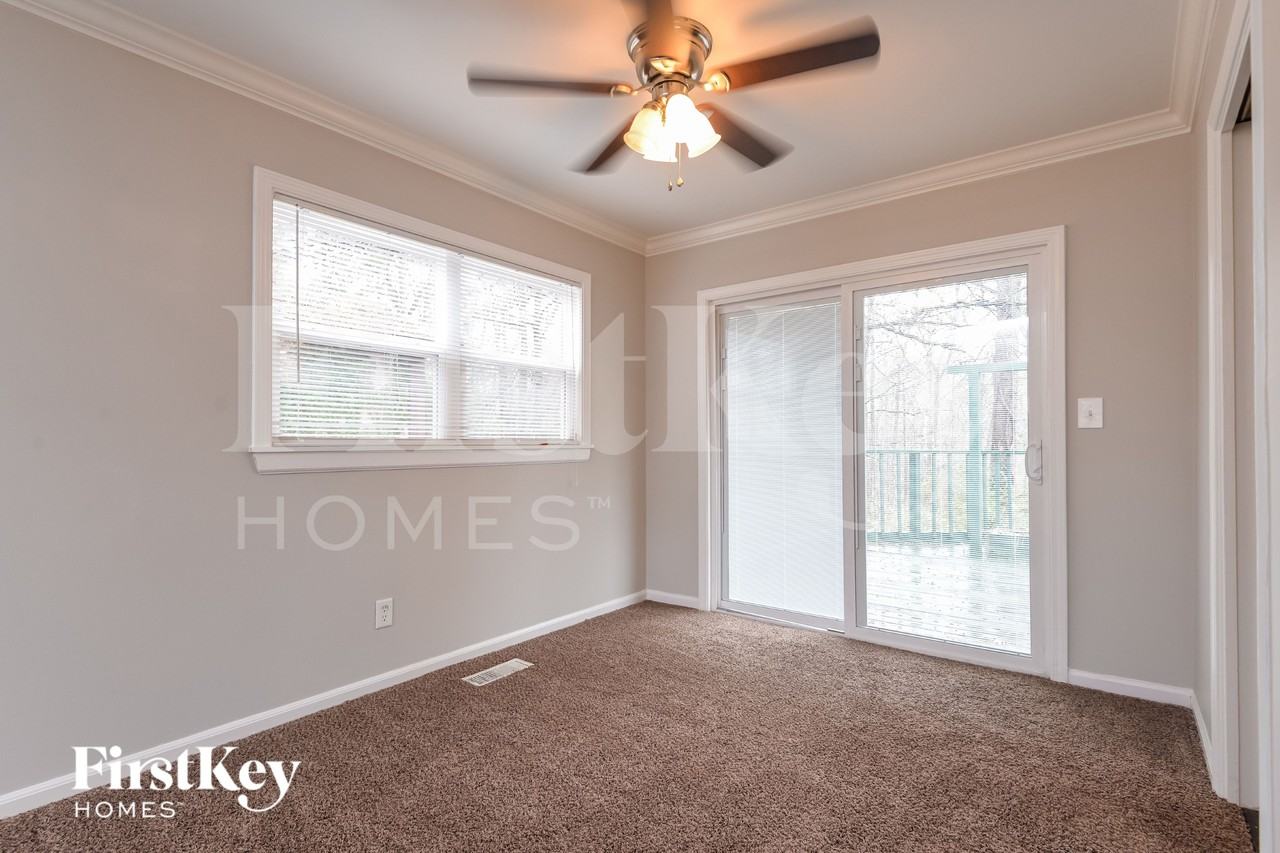 212 Sam Pate Dr - Photo 6 of 18