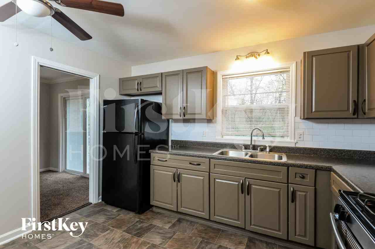 212 Sam Pate Dr - Photo 7 of 18