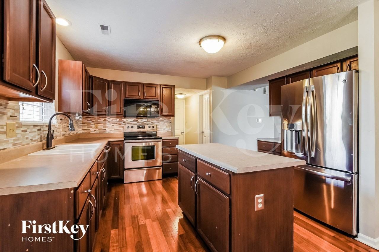 1562 Winding Creek Trl - Photo 7 of 15