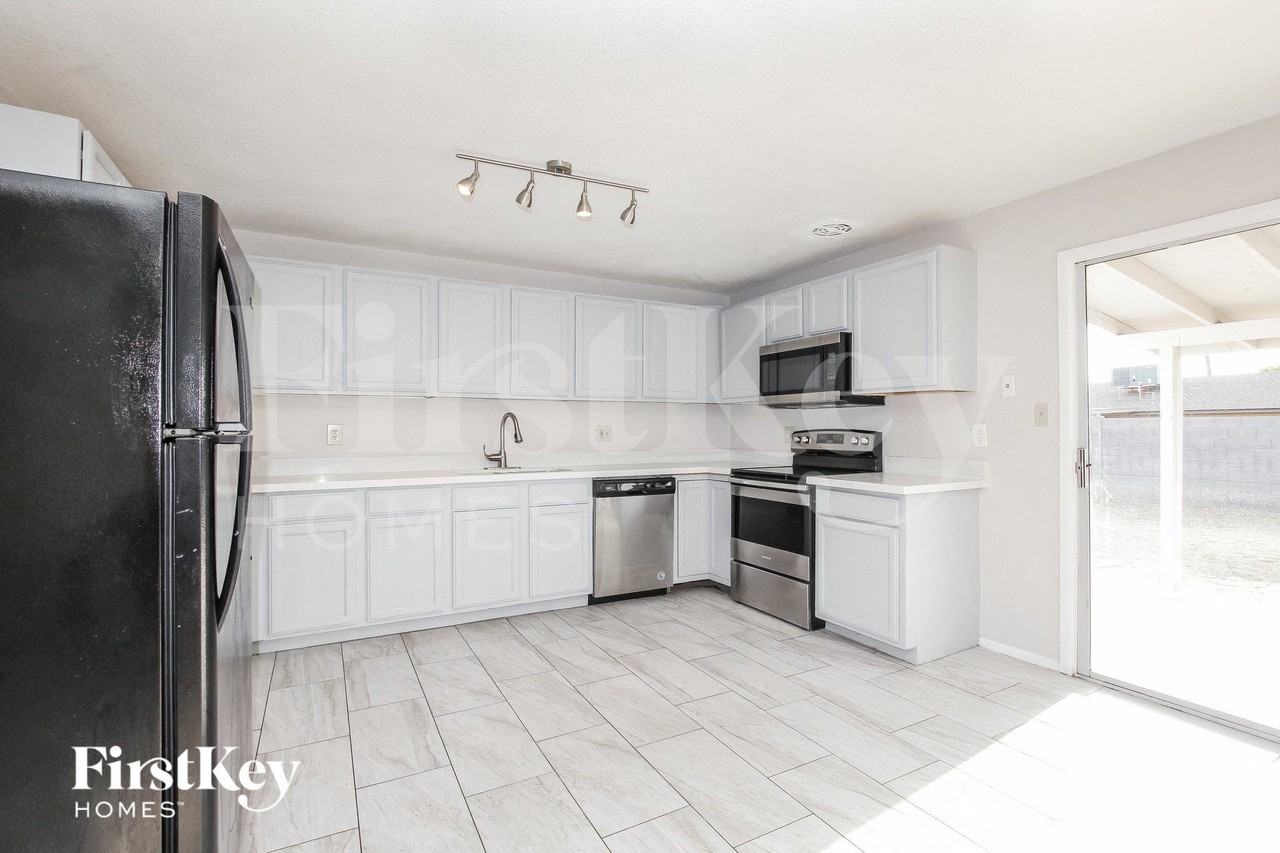 15202 N 38th St - Photo 5 of 15