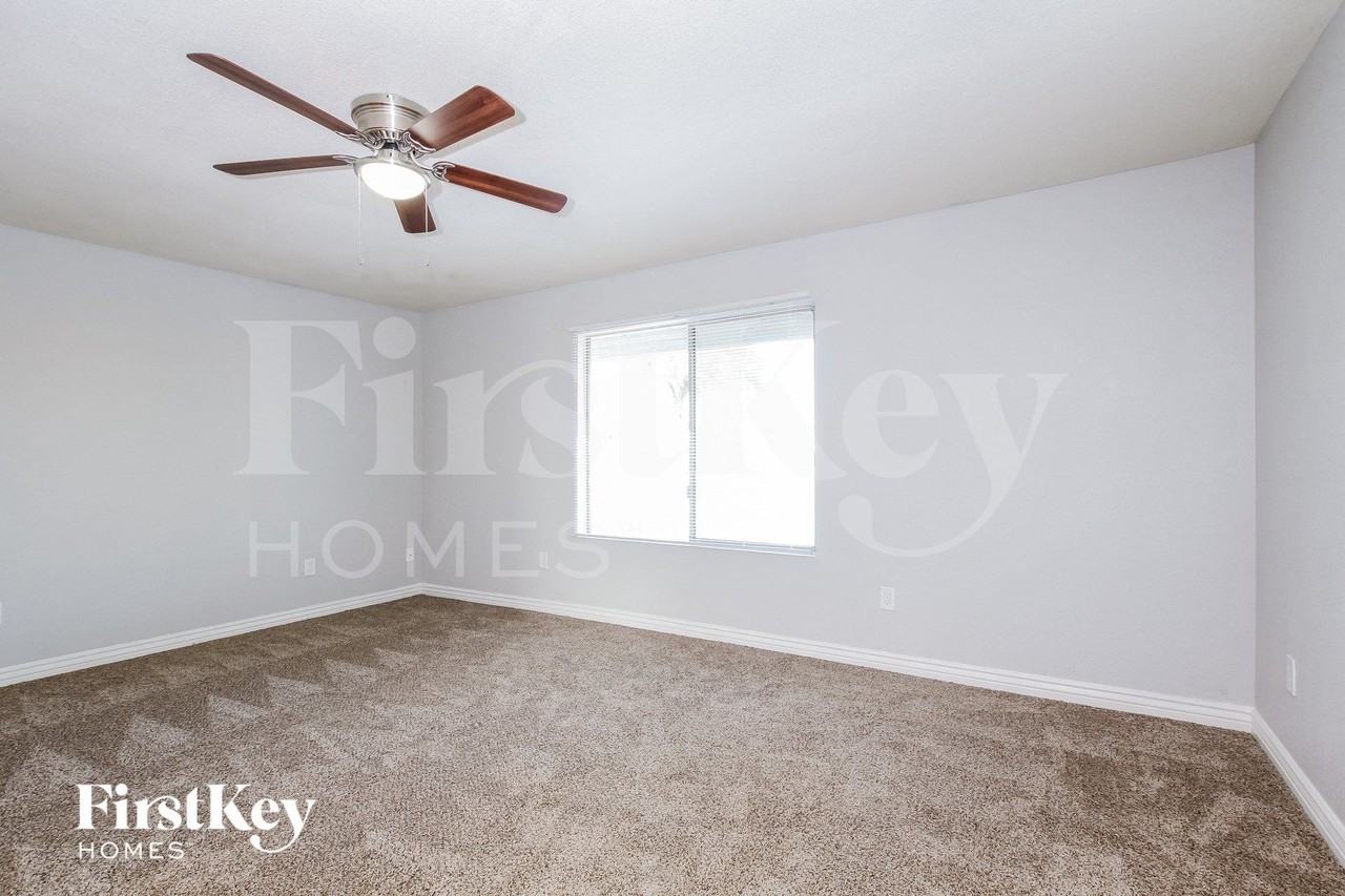 15202 N 38th St - Photo 7 of 15