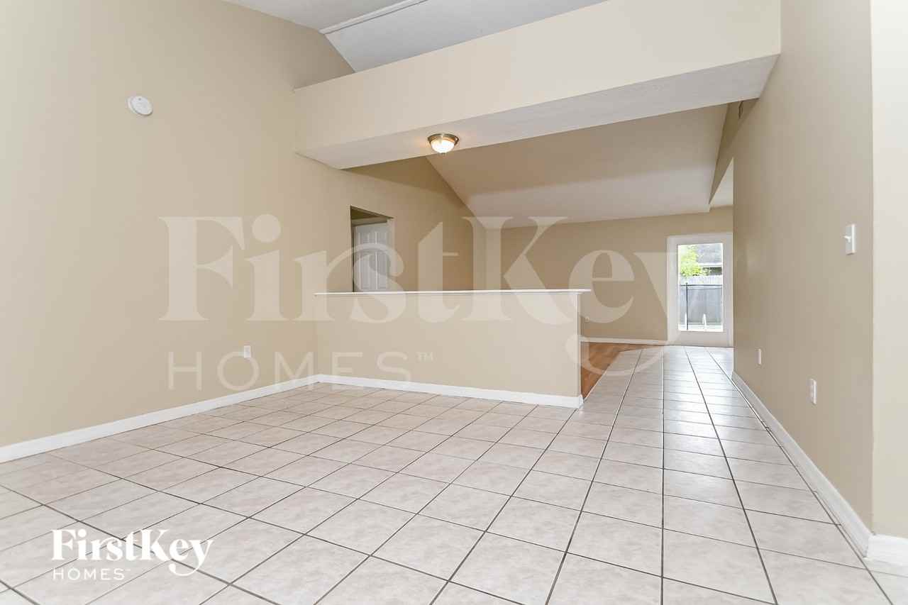 1415 Marigold Dr - Photo 4 of 18