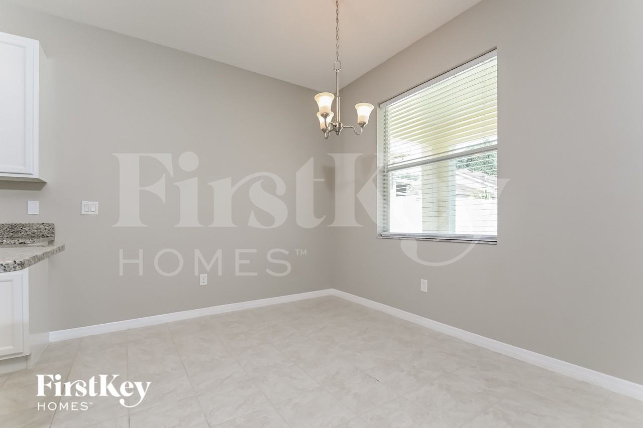 1415 Marigold Dr - Photo 5 of 18