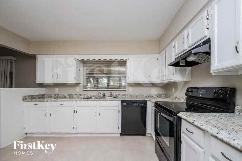 124 Hampden Rd - Photo 7 of 15