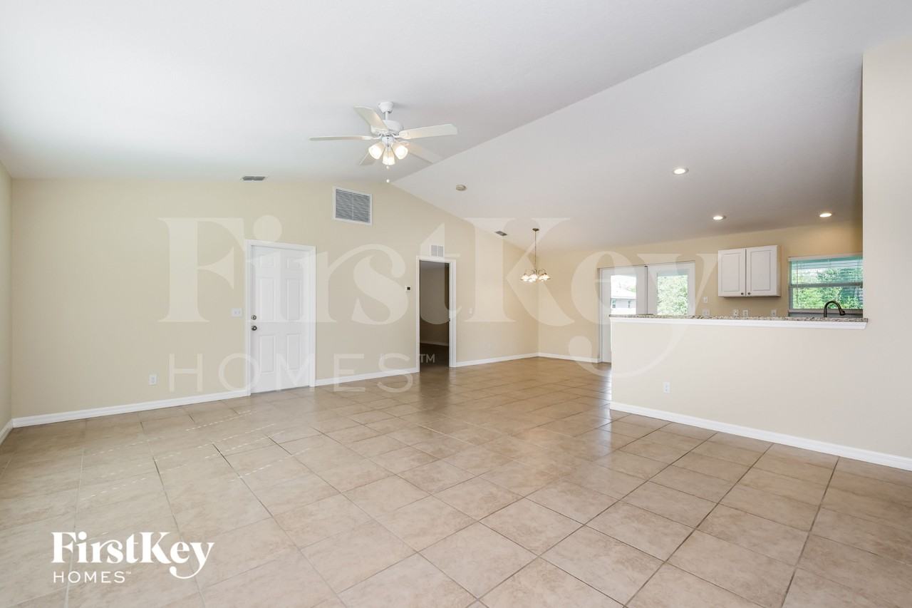 12246 Helios Ave - Photo 5 of 15