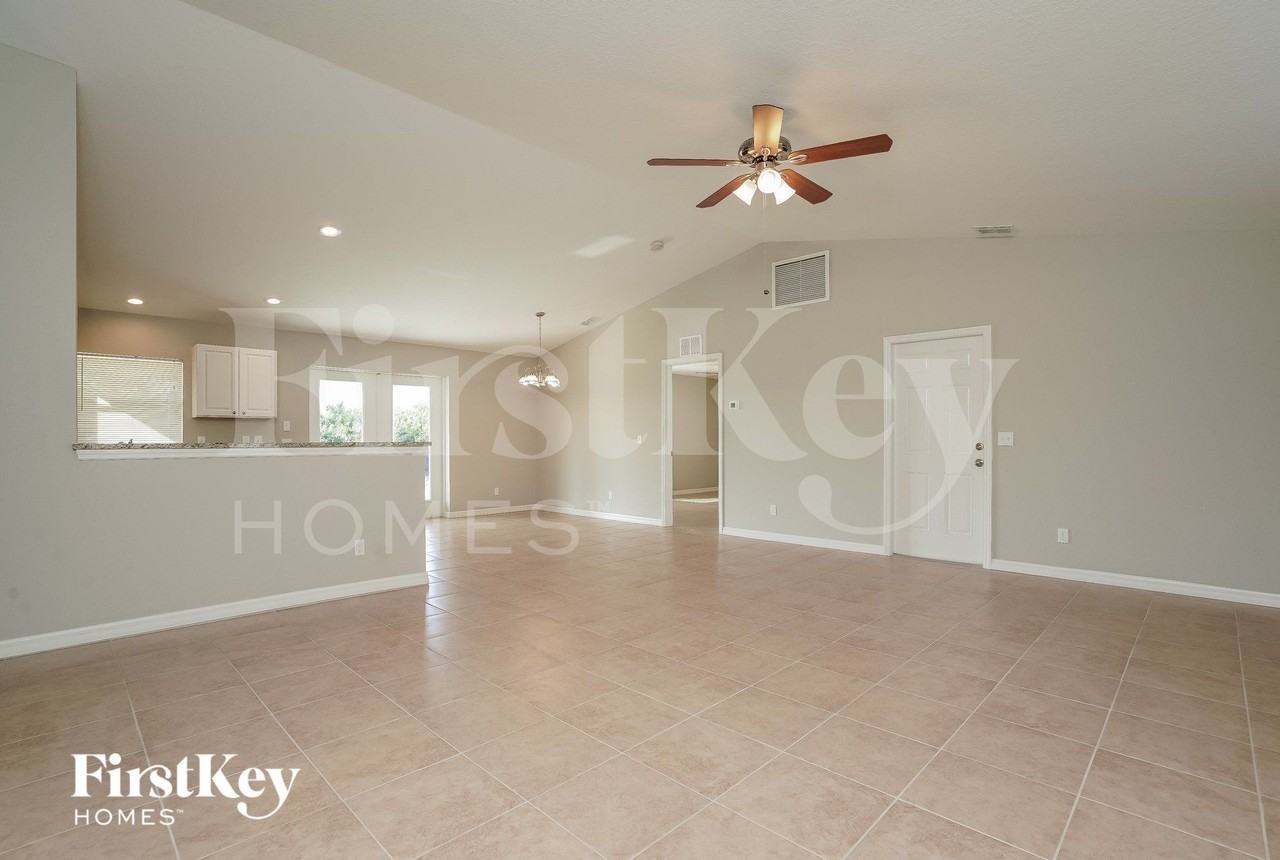 12087 Helios Ave - Photo 2 of 15