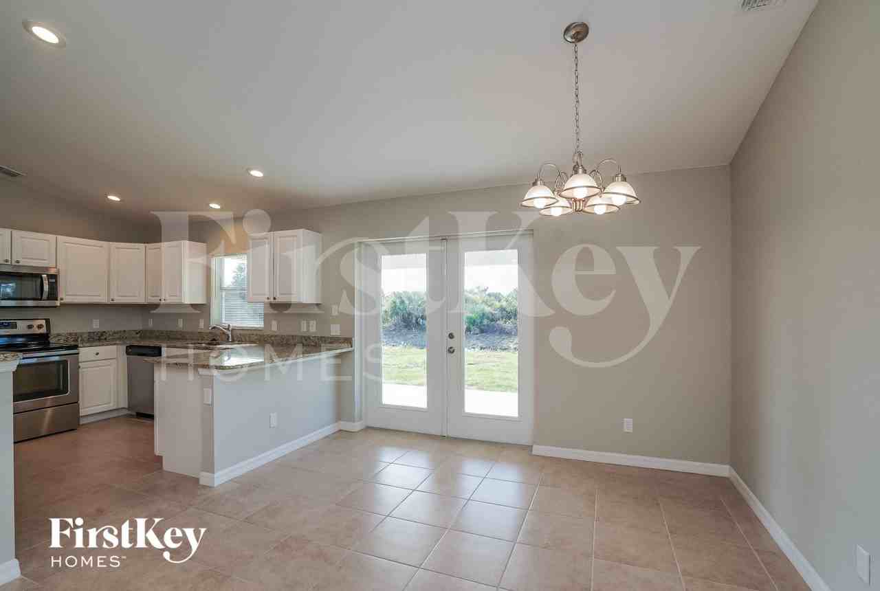 12087 Helios Ave - Photo 5 of 15