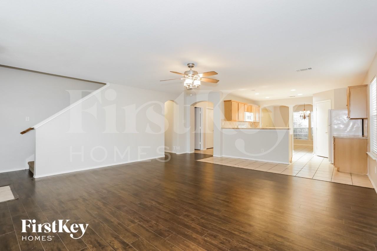 10432 Turning Leaf Trl - Photo 3 of 16