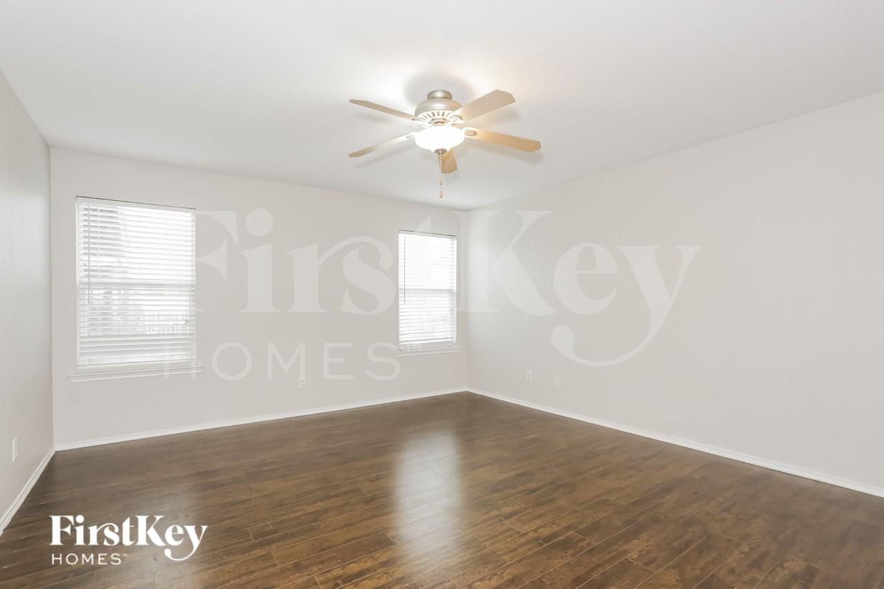 10432 Turning Leaf Trl - Photo 7 of 16