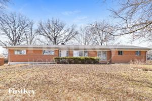 featured image of 10 Ranchview Dr