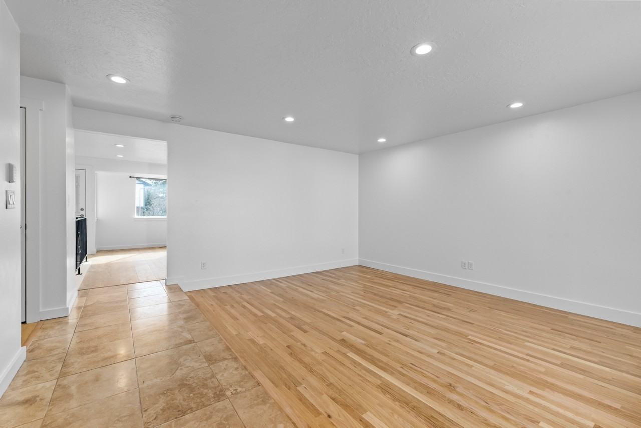 918 E Lazon Dr - Photo 2 of 40