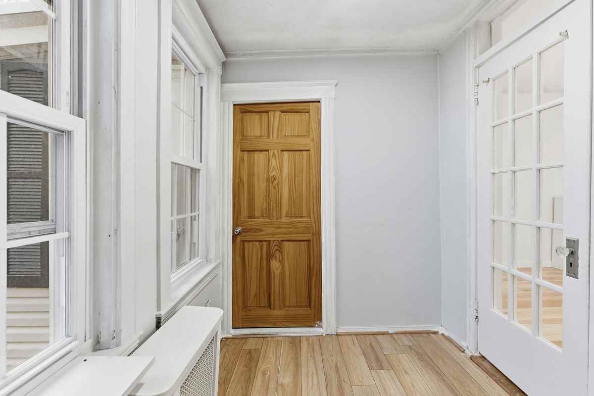 16 Floyd St - Photo 2 of 23