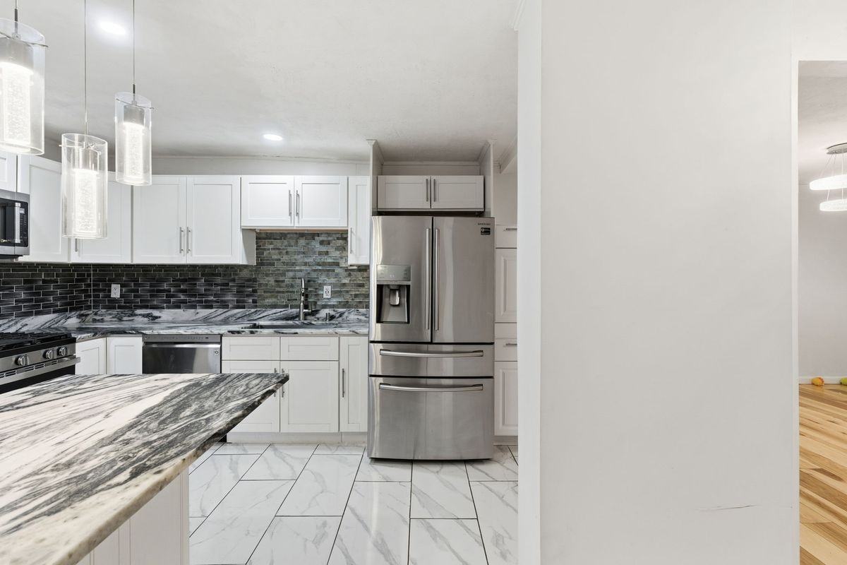 16 Floyd St - Photo 4 of 23