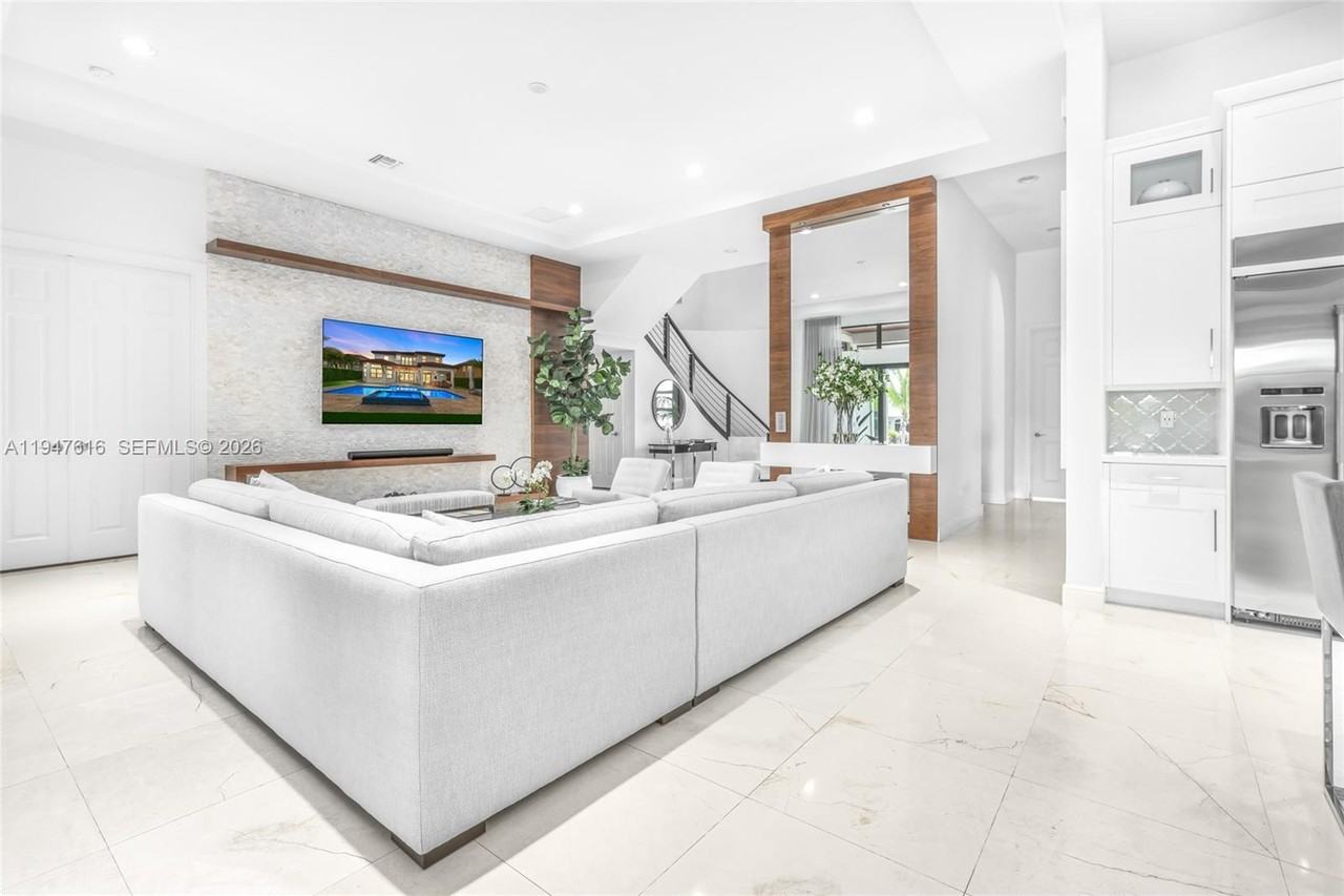 10220 Sweet Bay Ct - Photo 5 of 48