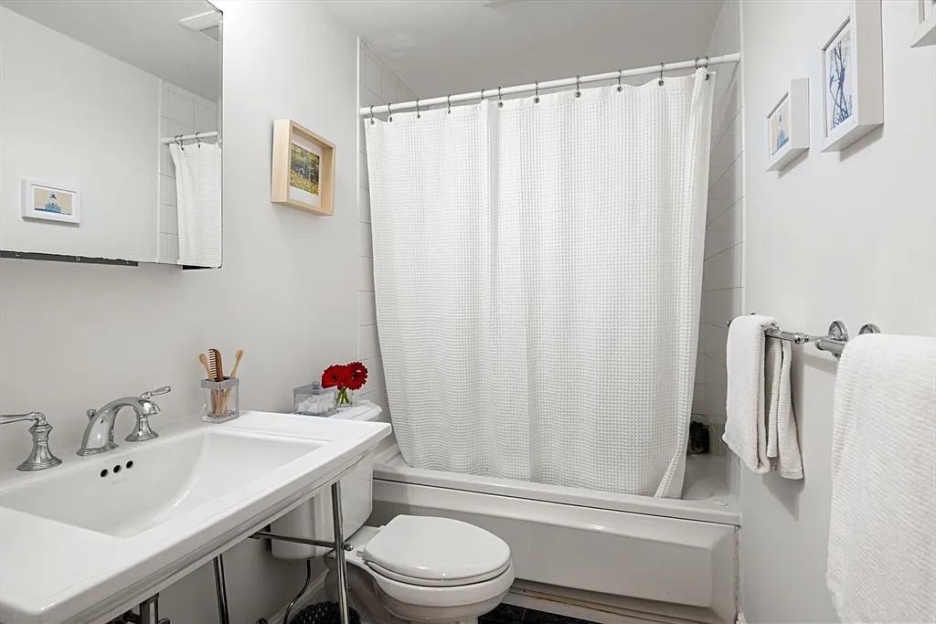 67 Worcester St - Photo 5 of 14