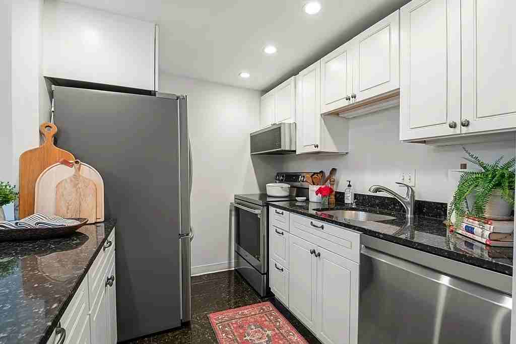 67 Worcester St - Photo 6 of 14