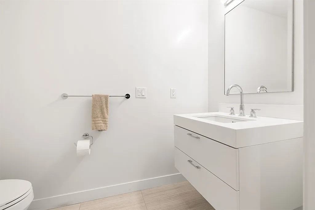 300 Pierblvd - Photo 2 of 24