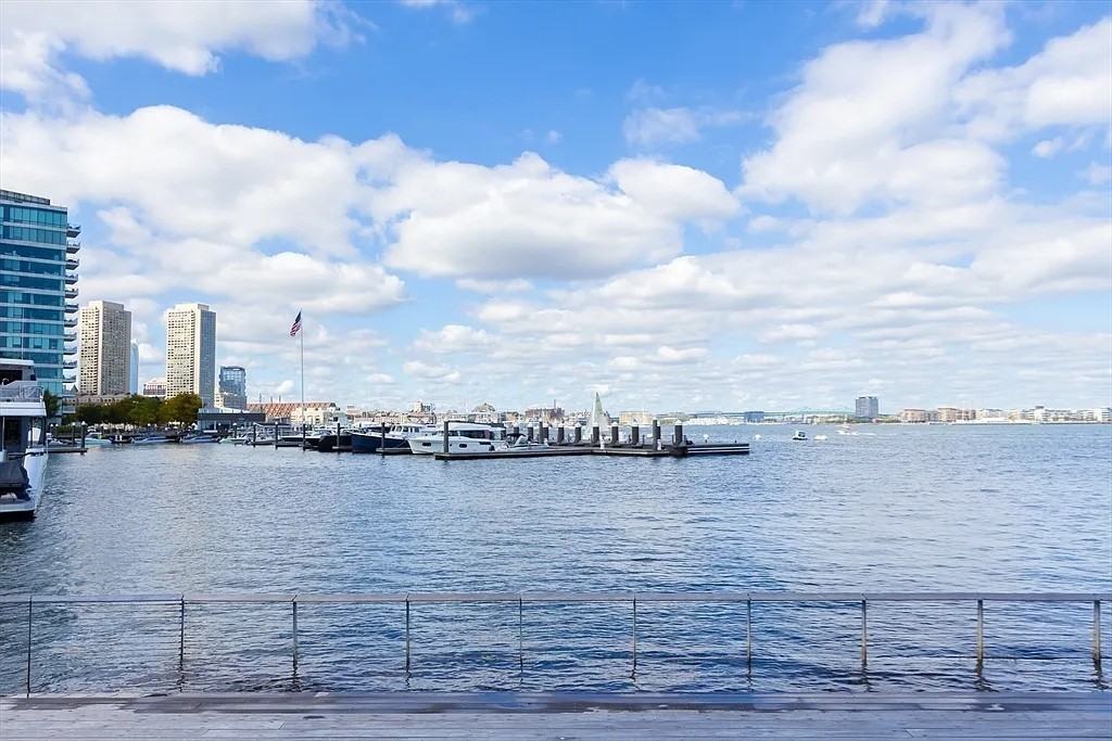 300 Pierblvd - Photo 3 of 24