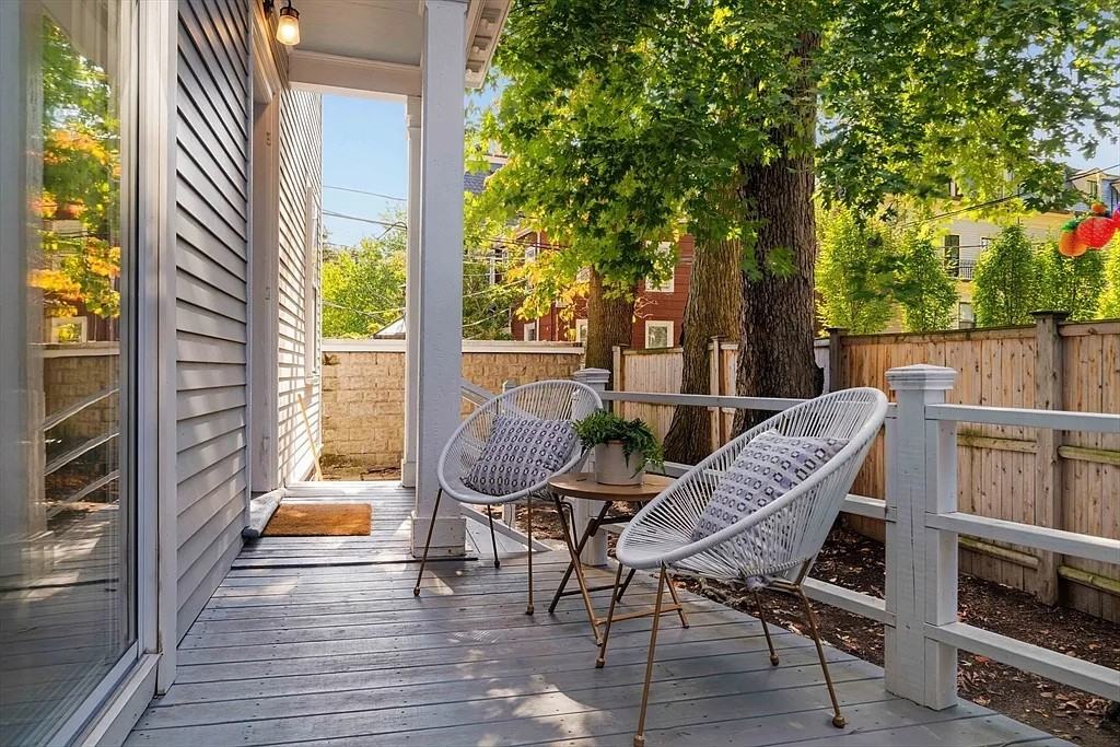 22 Bigelow St - Photo 2 of 16