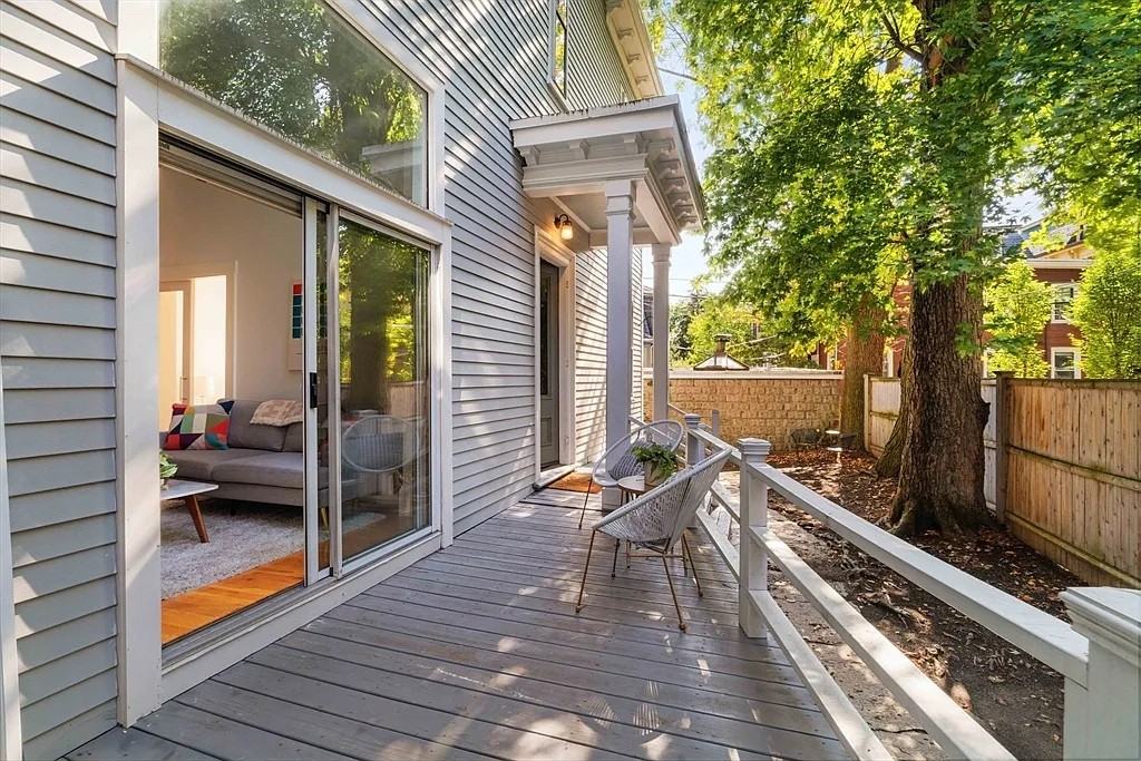 22 Bigelow St - Photo 5 of 16