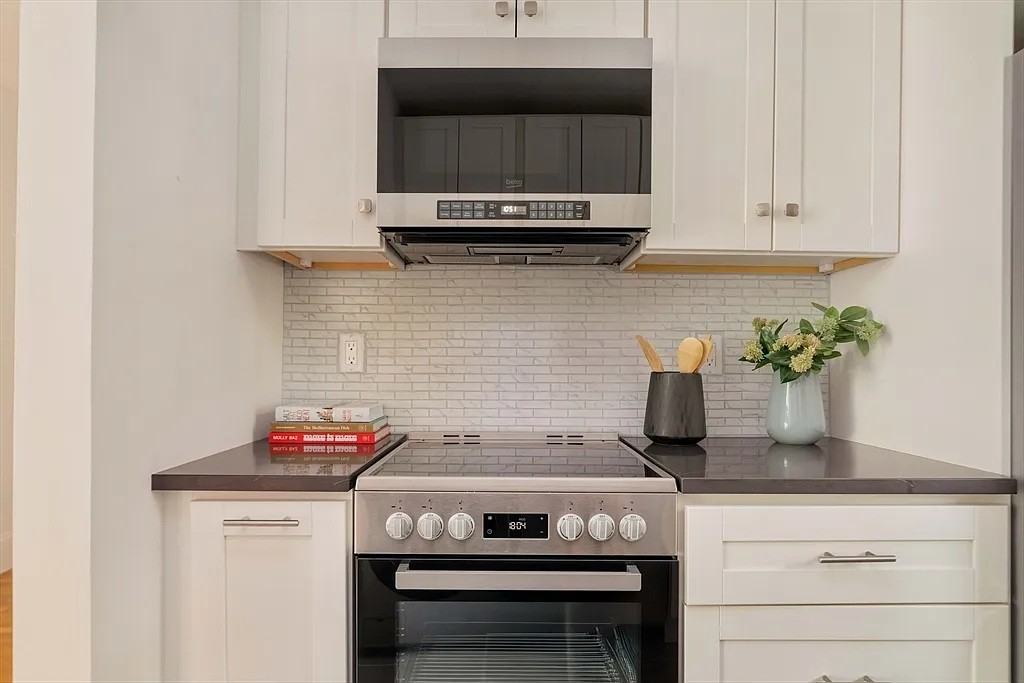 22 Bigelow St - Photo 6 of 16