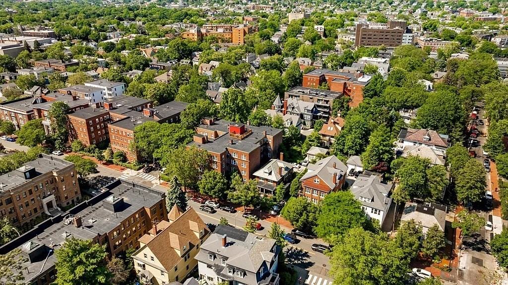 393 Broadway - Photo 2 of 30