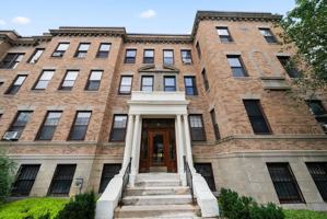 featured image of 2 Crawford St