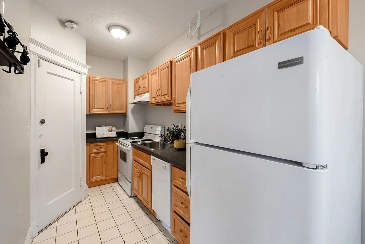 2 Crawford St - Photo 6 of 25