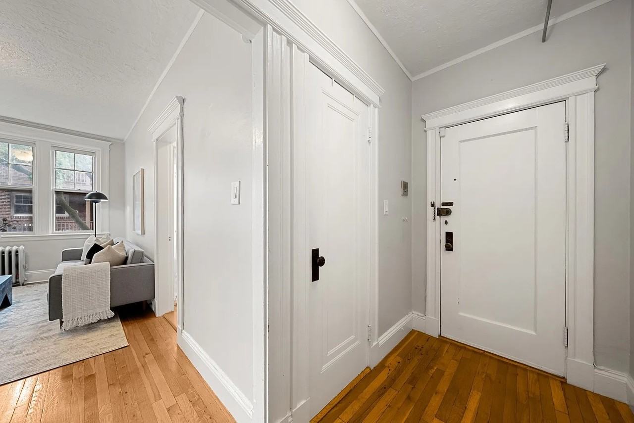 2 Crawford St - Photo 7 of 25