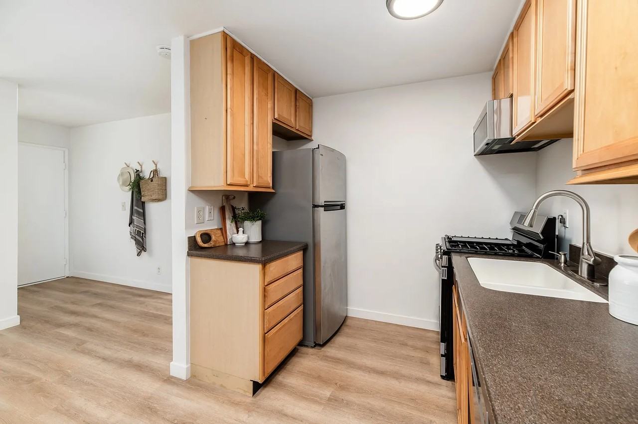 13754 Mango Dr - Photo 4 of 18