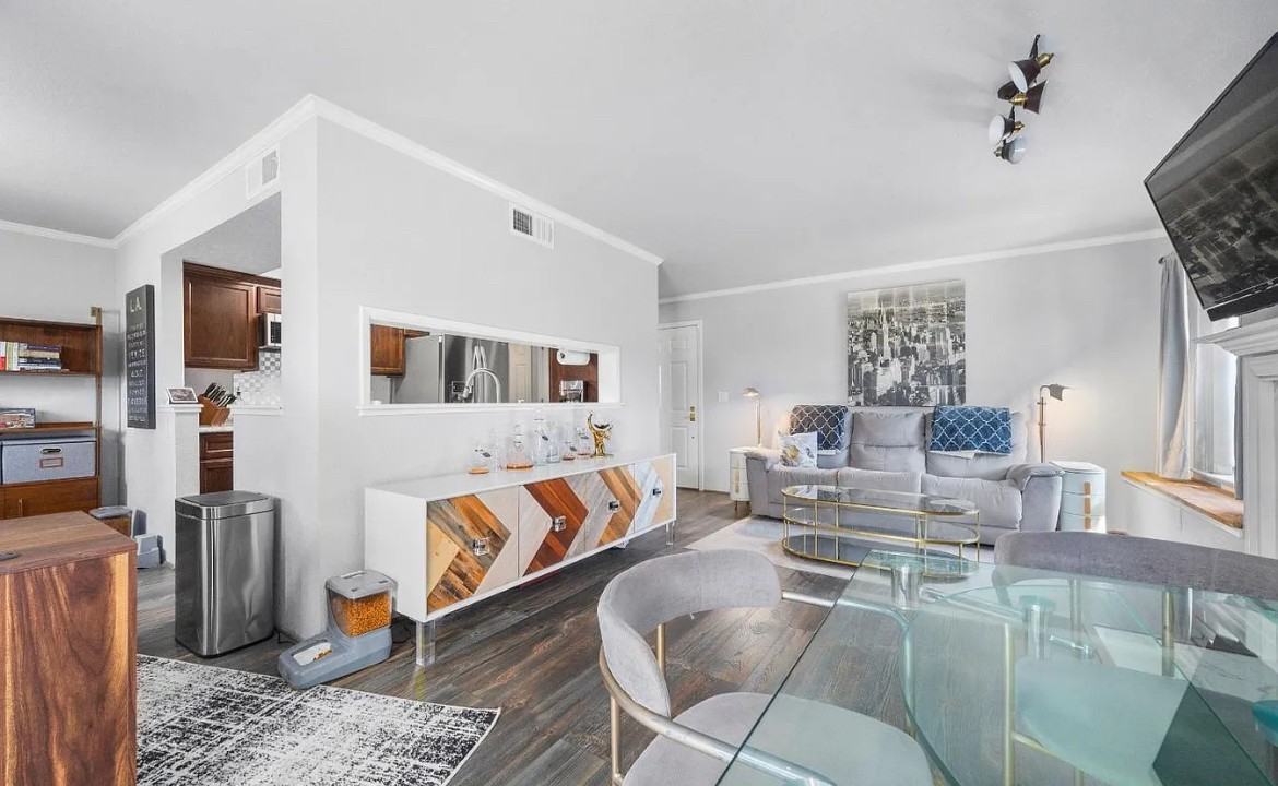 2392 N Main St - Photo 2 of 18