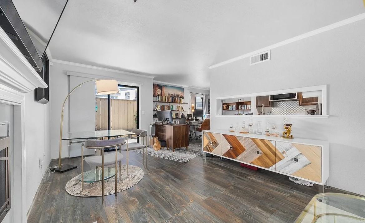 2392 N Main St - Photo 5 of 18