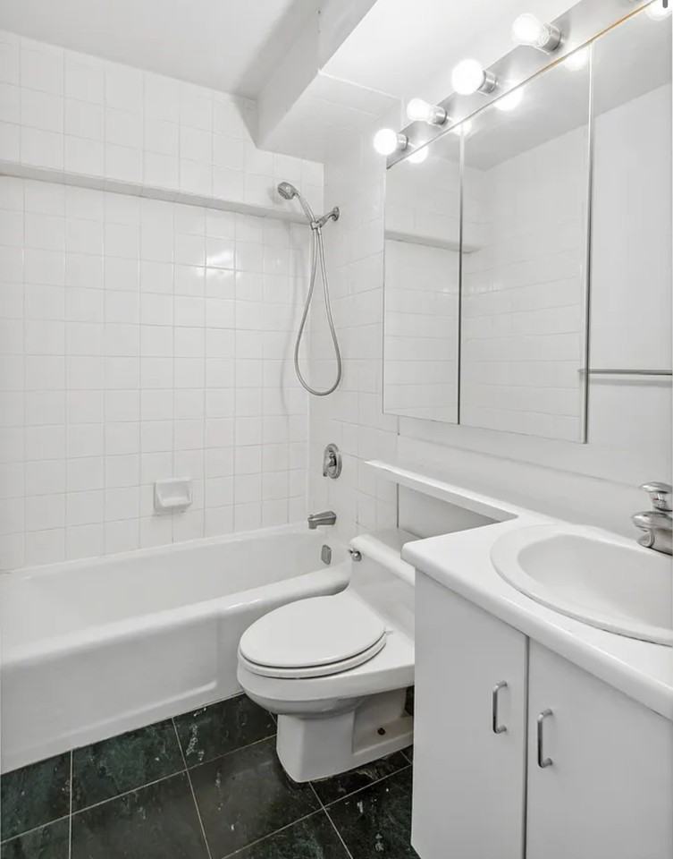 2250 Broadway - Photo 7 of 11