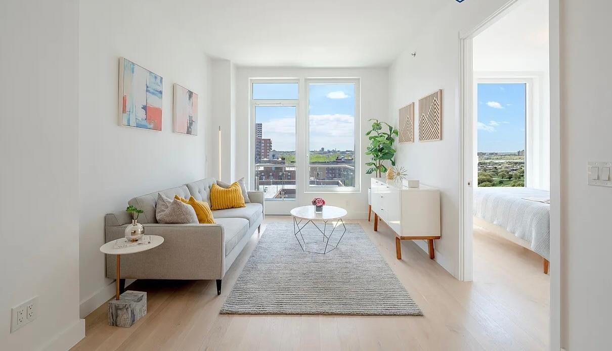 13618 Maple Ave - Photo 3 of 11