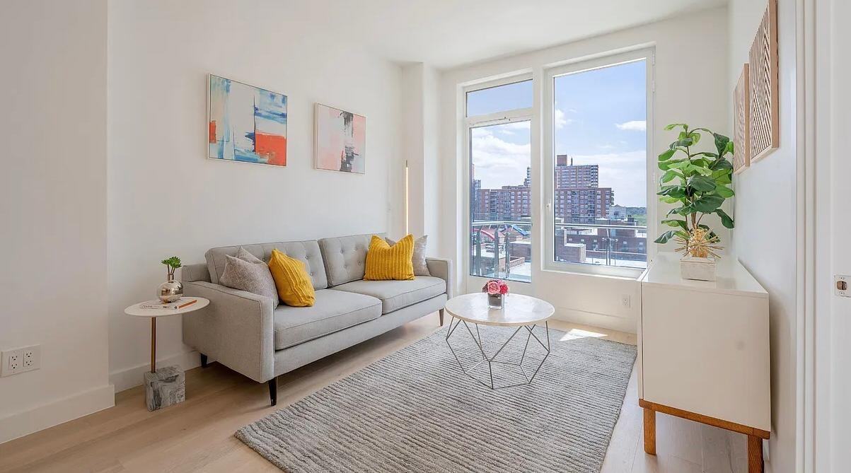 13618 Maple Ave - Photo 4 of 11