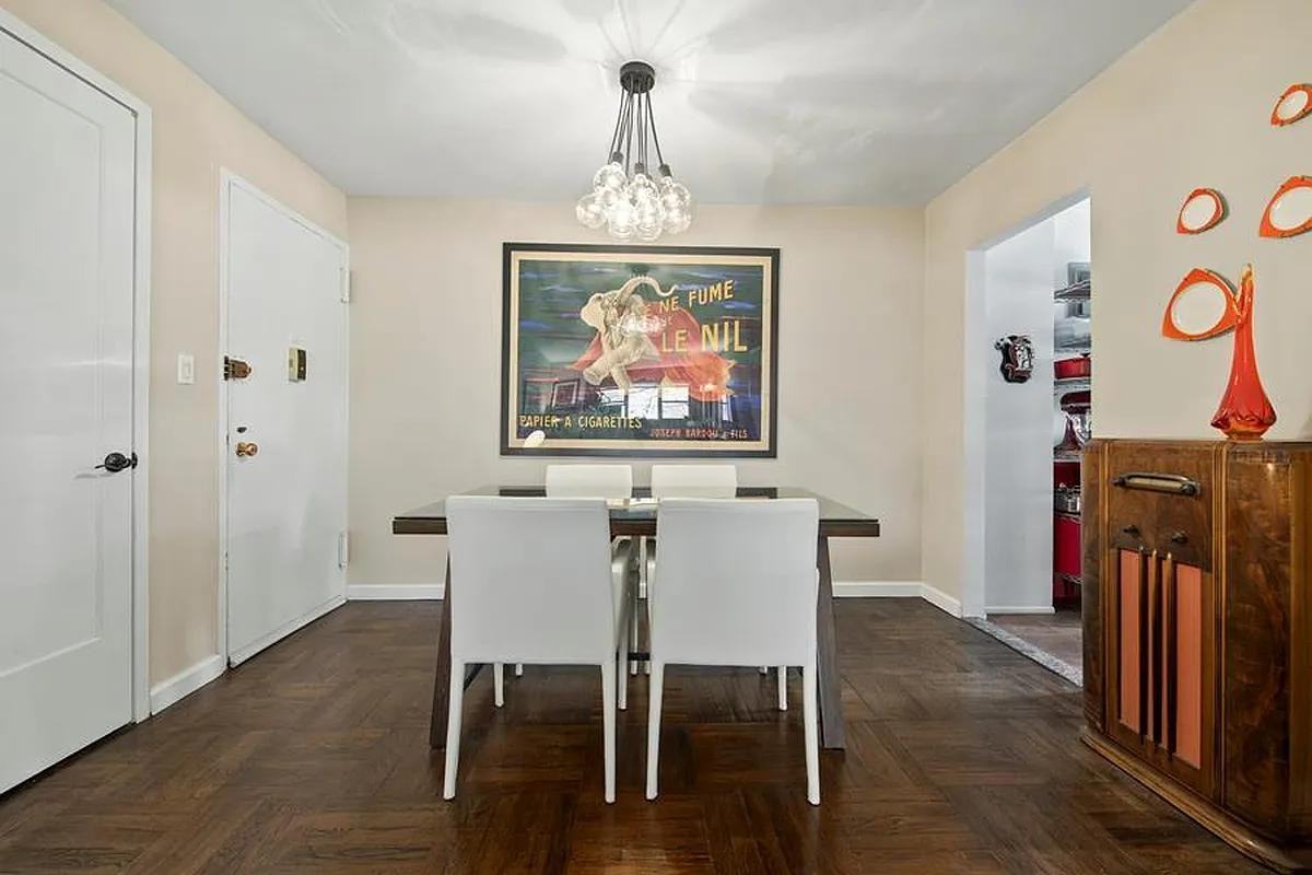 215 Adams St - Photo 4 of 8