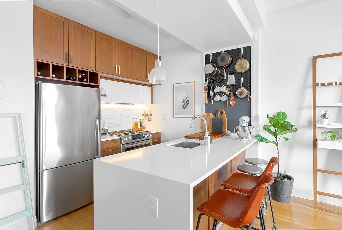 42 Maspeth Ave - Photo 2 of 9