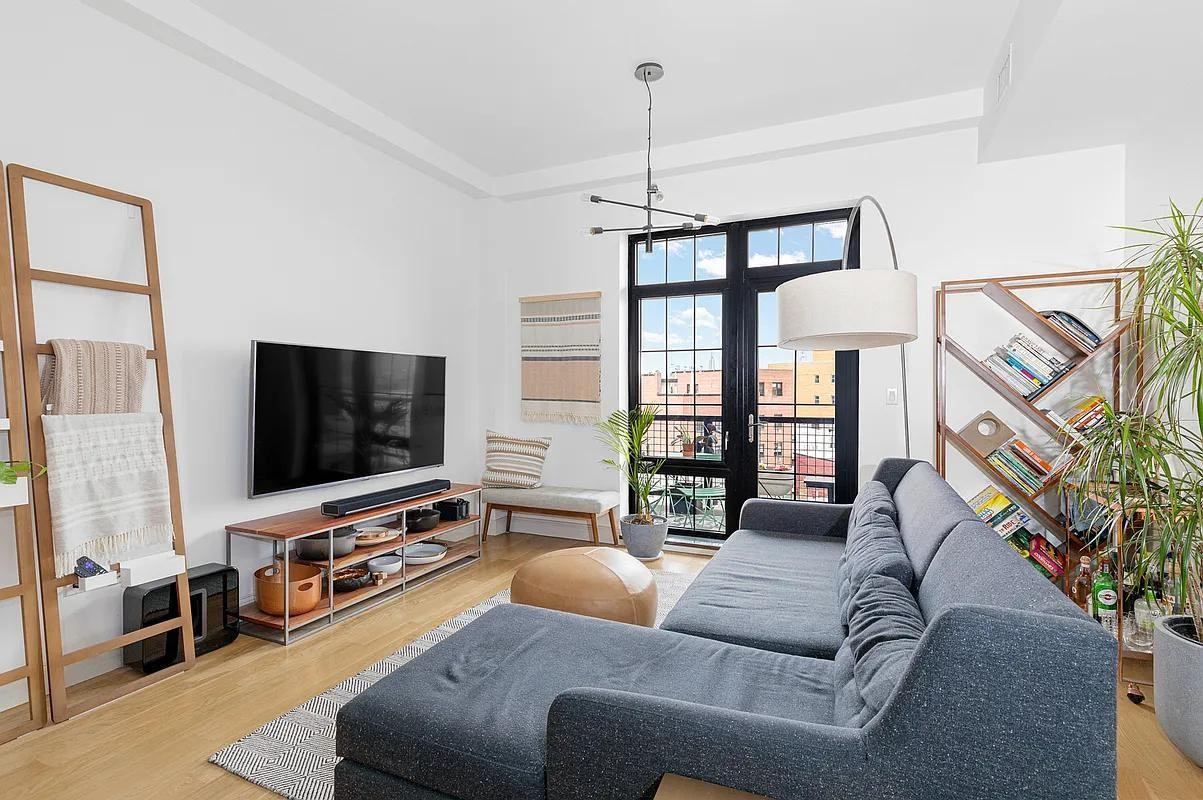 42 Maspeth Ave - Photo 3 of 9