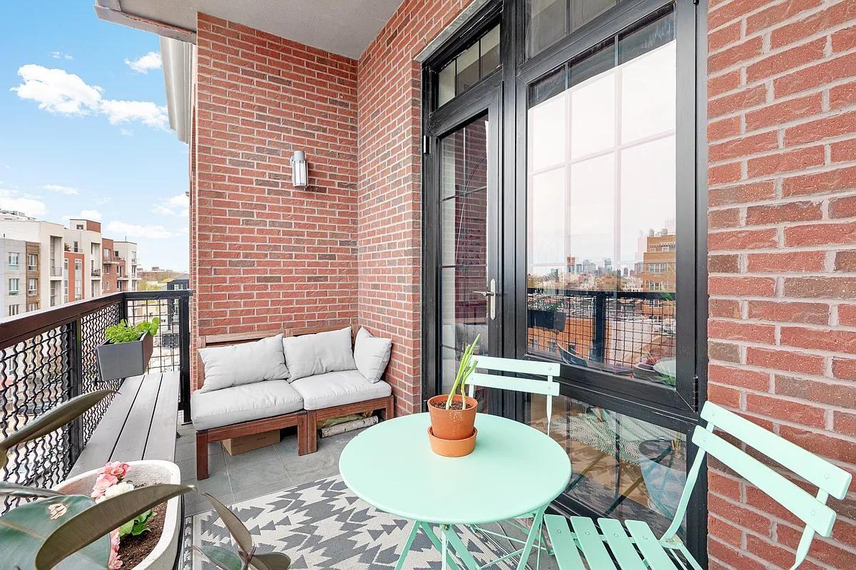 42 Maspeth Ave - Photo 5 of 9