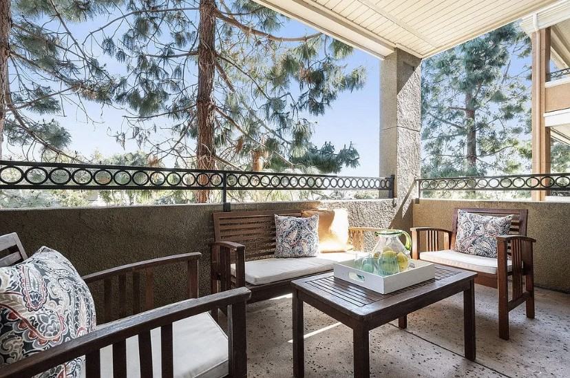 401 S Norfolk St - Photo 3 of 12