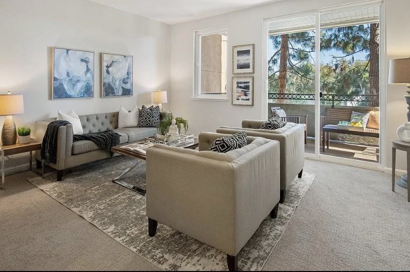 401 S Norfolk St - Photo 4 of 12