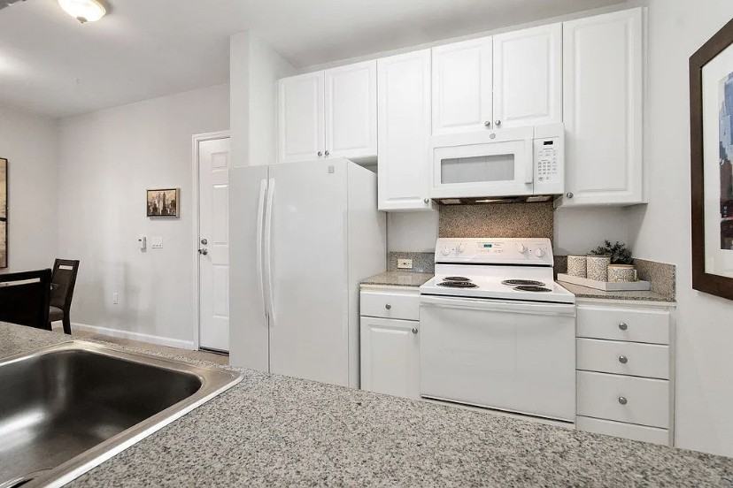 401 S Norfolk St - Photo 5 of 12