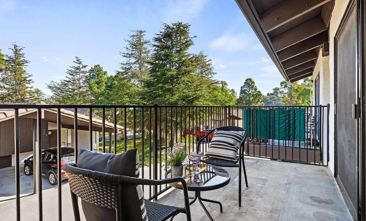 968 Miramonte Dr - Photo 4 of 13