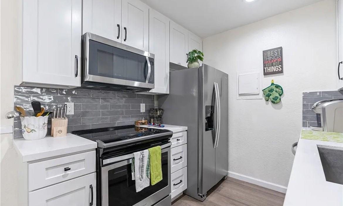 1345 Cabrillo Park Dr - Photo 3 of 16