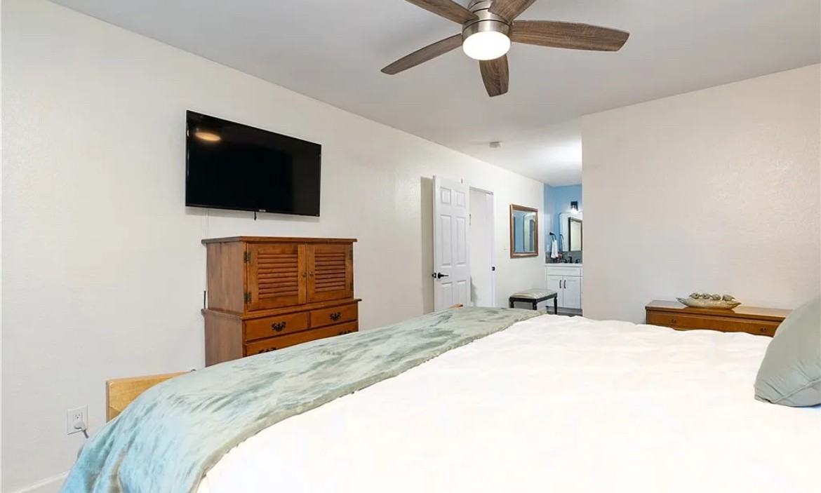 1345 Cabrillo Park Dr - Photo 7 of 16