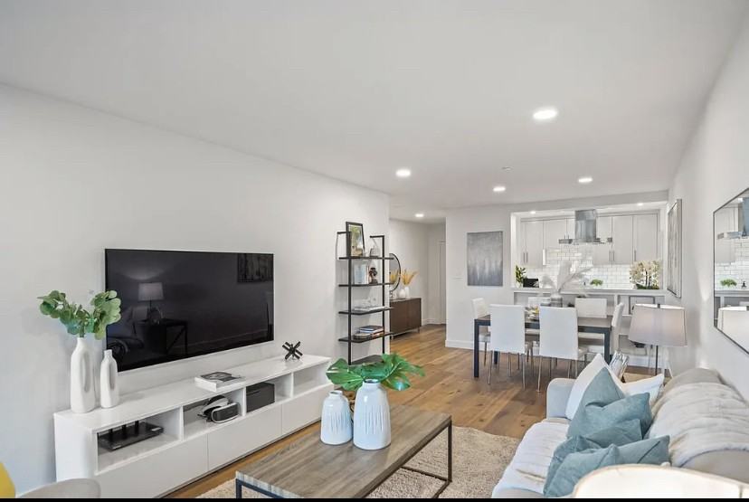 1090 Main St - Photo 6 of 15