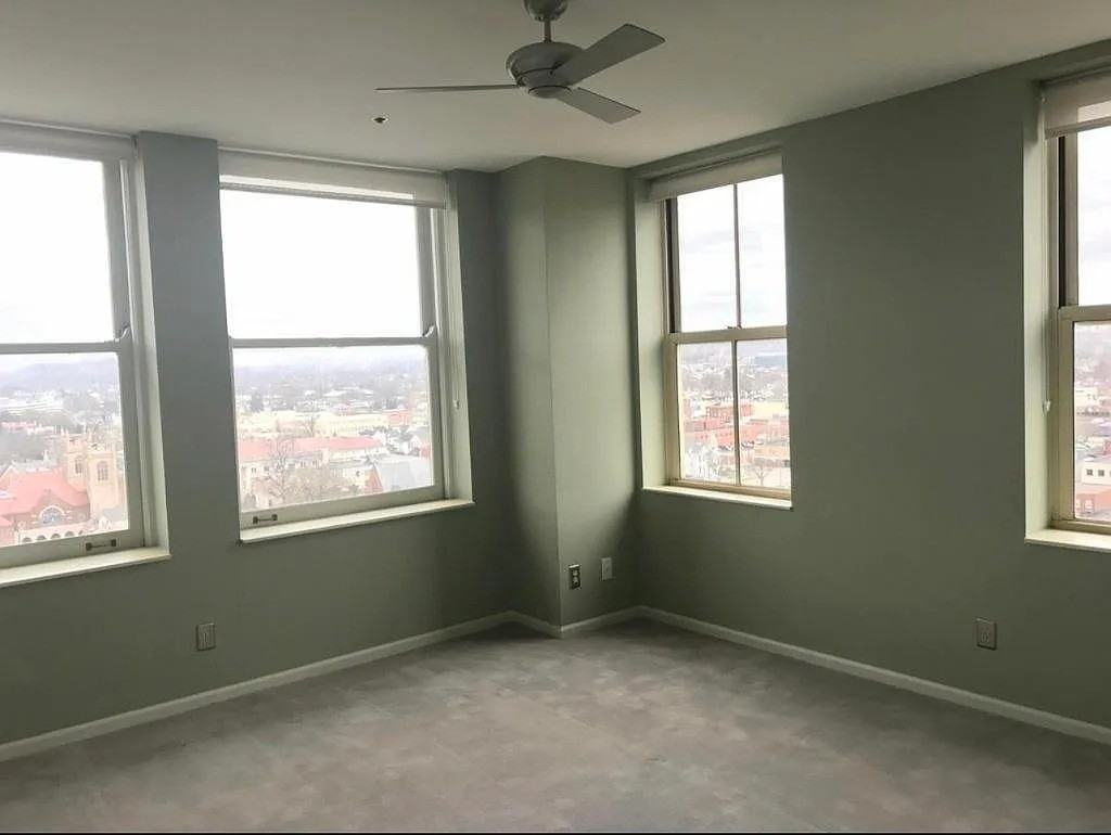 401 10th St - Photo 6 of 8