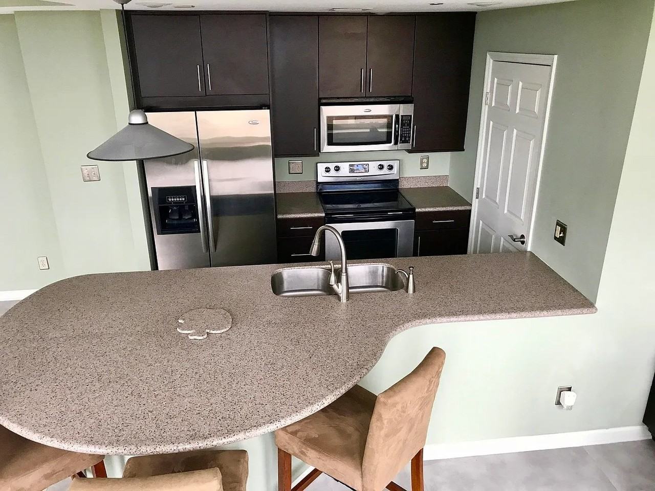 401 10th St - Photo 7 of 8