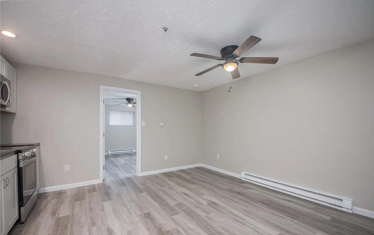 1064 Willowdale Rd - Photo 2 of 5